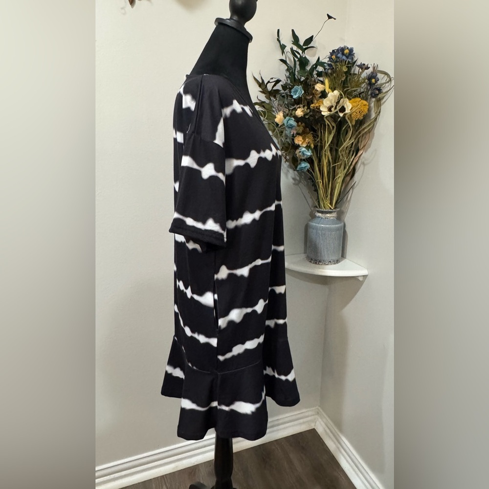 Alaster Queen Gray White Tie Dye T-Shirt Tunic Dress Size Medium Boho Chic - Picture 10 of 13